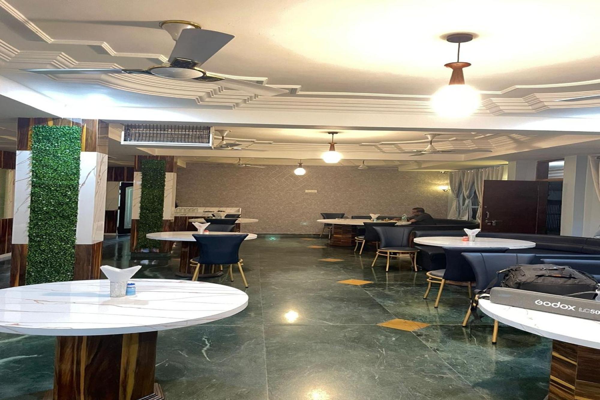Oyo Hotel Rajshree Akolia Exterior photo
